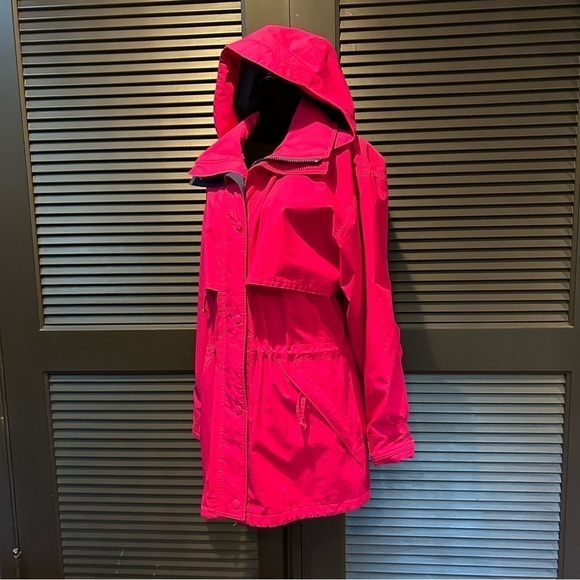 Vintage Bright Fuchsia Pink and Navy Blue Eddie Bauer Hooded Jacket, Size Medium - Picture 3 of 16